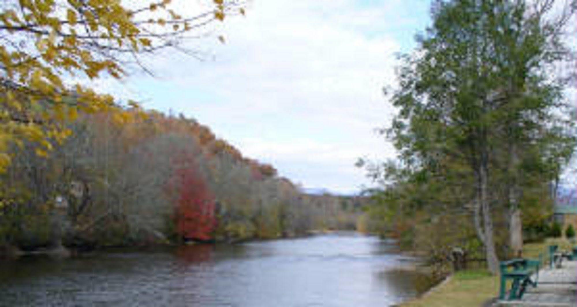 Motel Riverbend Lodging à Bryson City Extérieur photo